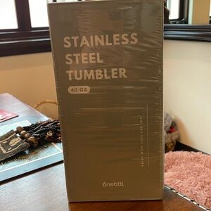 NIB STAINLESS STEEL TUMBLER 40oz